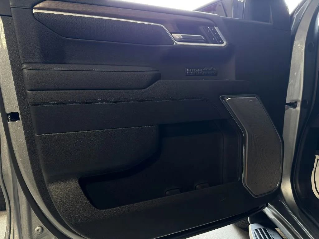 Used 2024 Chevrolet Silverado 1500 High Country w/ Technology Package image 11