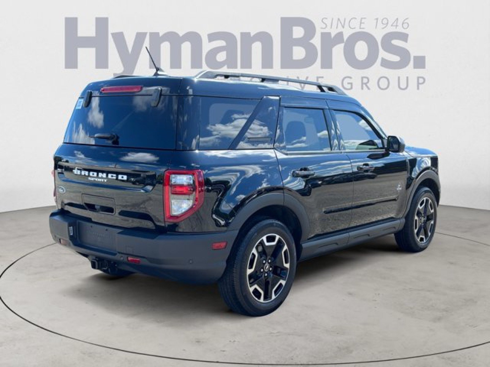 Used 2023 Ford Bronco Sport Outer Banks w/ Tech Package AWD/4WD image 3