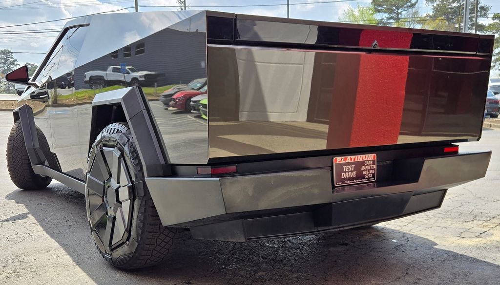 Used 2024 Tesla Cybertruck AWD Crew Cab image 4