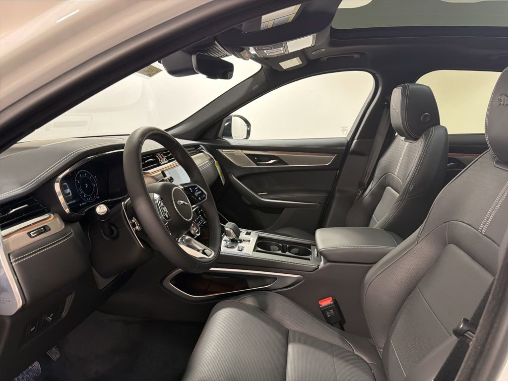 New 2026 Jaguar F-PACE R-Dynamic S image 11