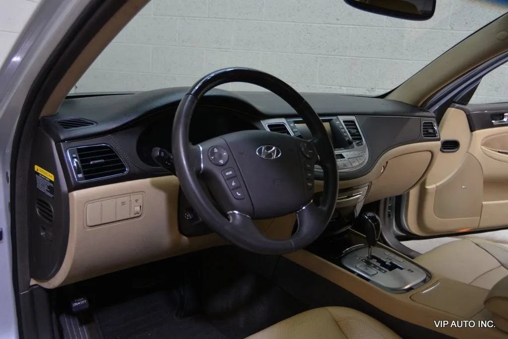Used 2010 Hyundai Genesis 4.6 RWD image 11
