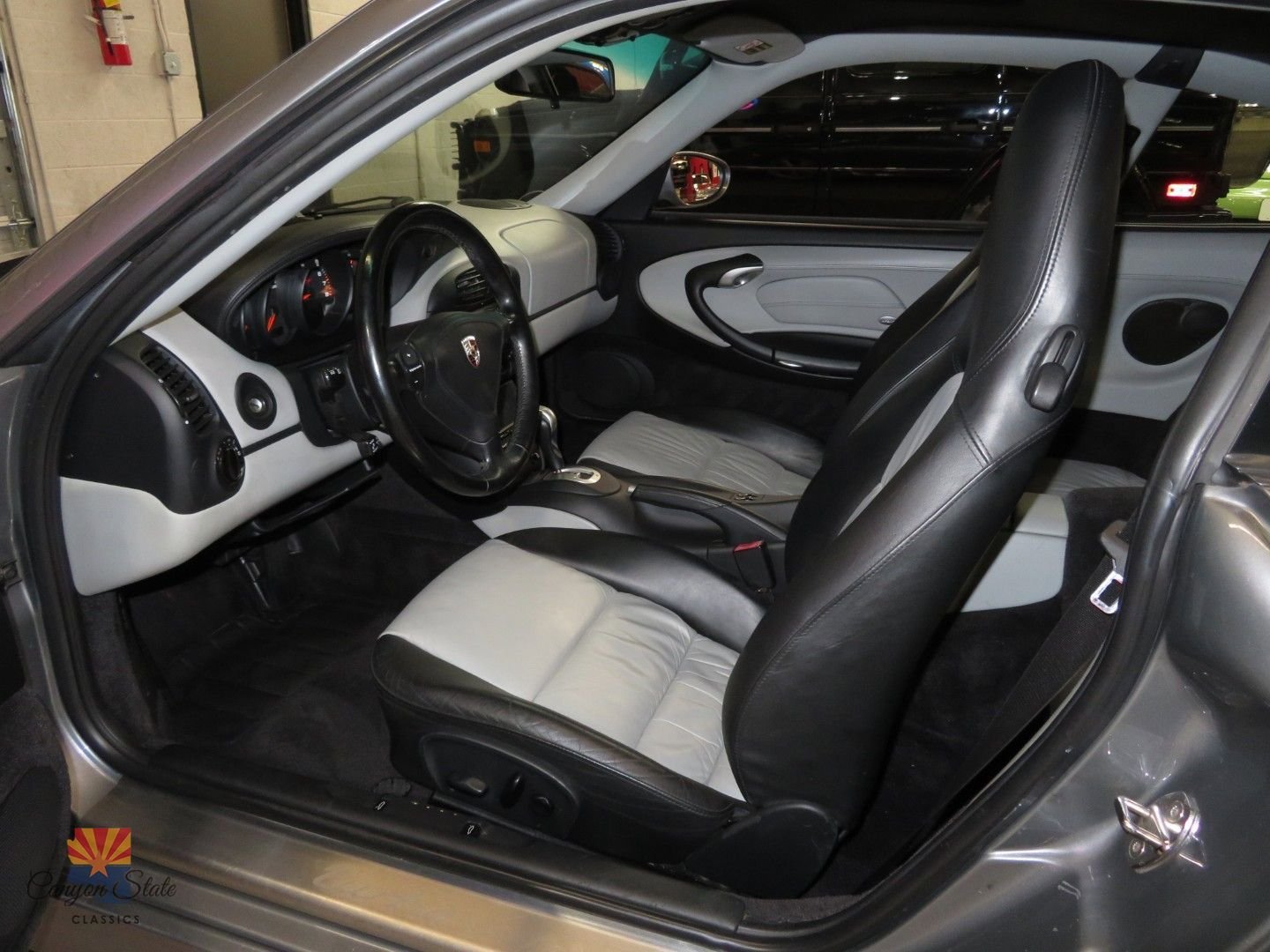Used 2001 Porsche 911 Turbo AWD/4WD image 3