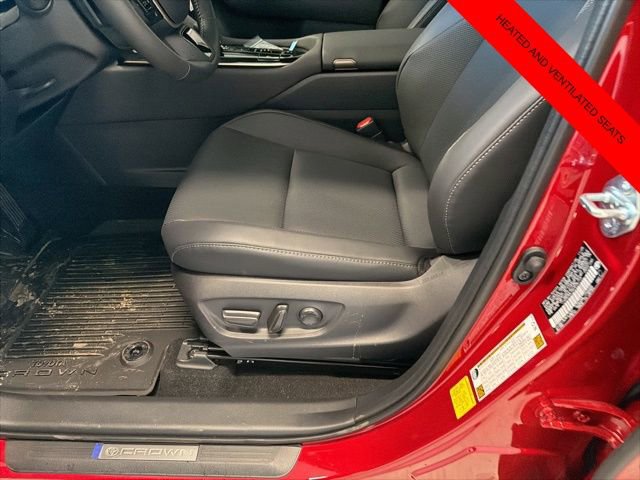 New 2025 Toyota Crown Signia image 3