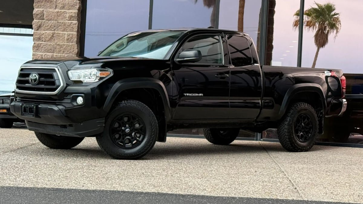 Used 2023 Toyota Tacoma SR5 w/ SX Package AWD/4WD image 3