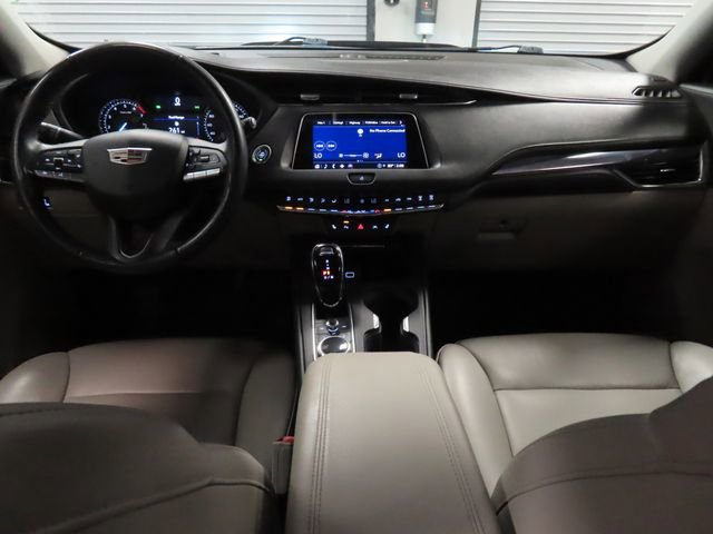Certified 2023 Cadillac XT4 Luxury w/ Cold Weather Package image 28
