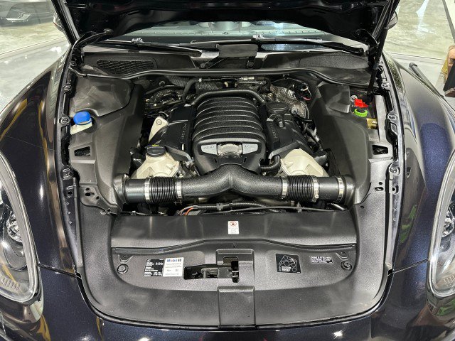 Used 2014 Porsche Cayenne GTS AWD/4WD image 19
