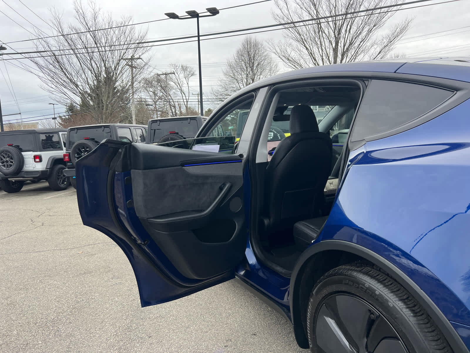 Used 2026 Tesla Model Y 2WD image 28