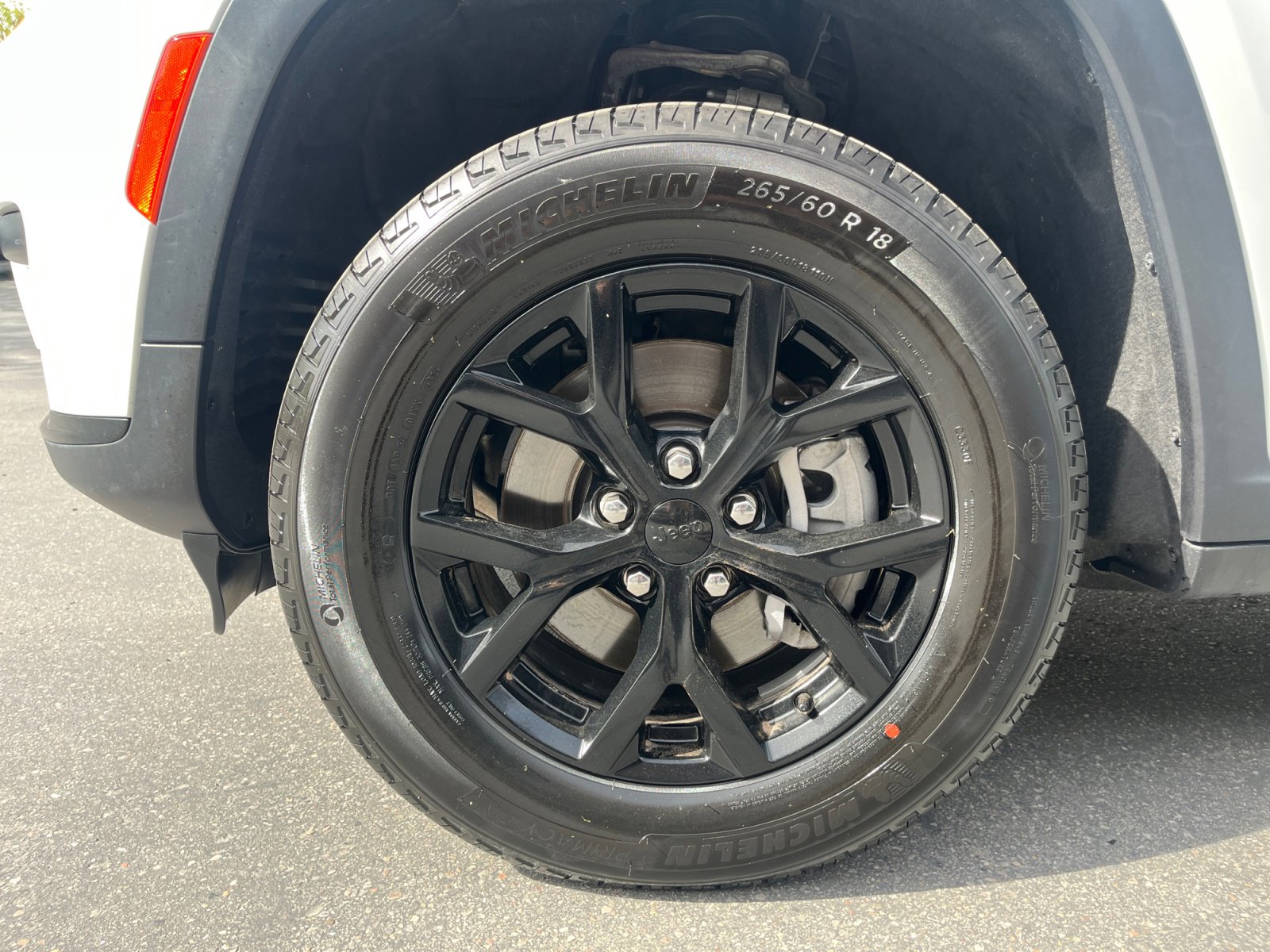 Used 2025 Jeep Grand Cherokee L Laredo image 10