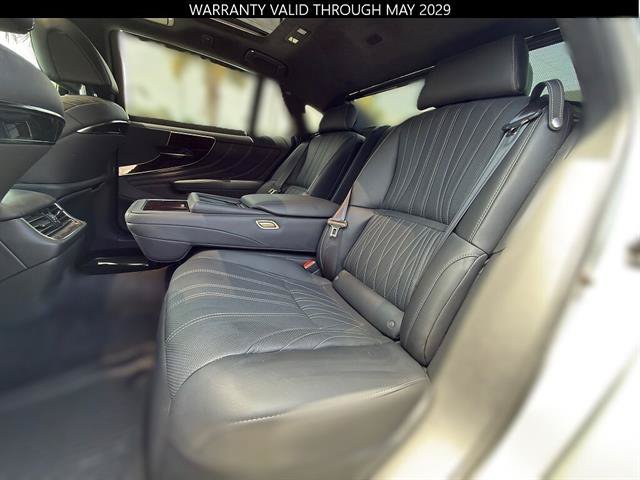 Used 2023 Lexus LS 500 w/ Luxury Package RWD image 13