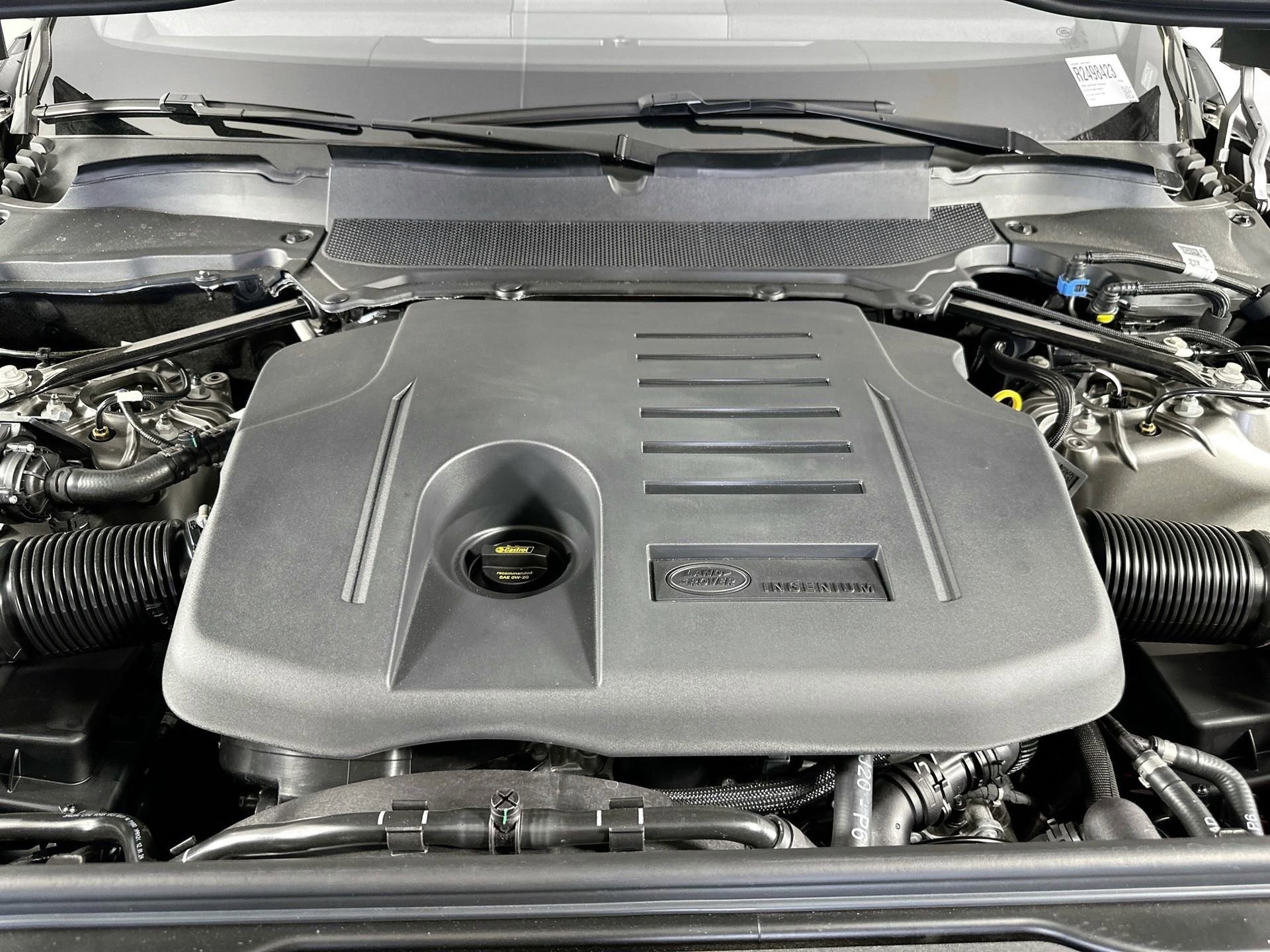 Certified 2024 Land Rover Discovery Dynamic SE image 23