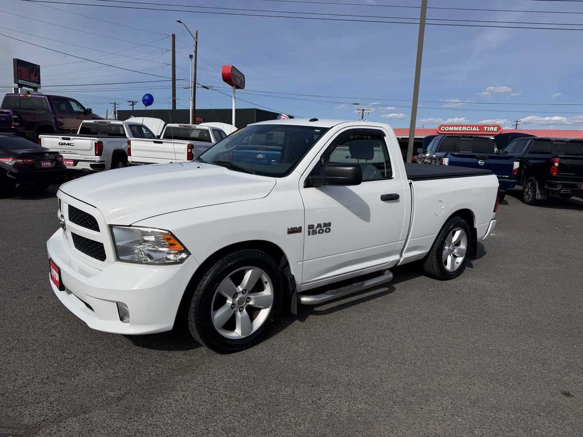 Used 2014 RAM 1500 Express RWD image 2
