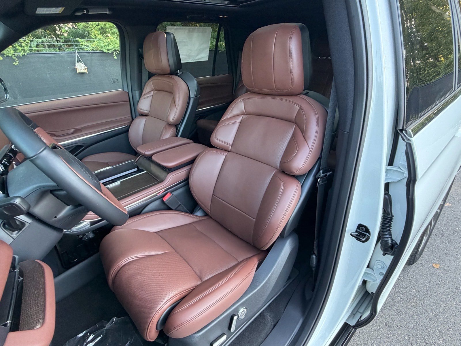 New 2027 Lincoln Navigator Reserve AWD/4WD image 25