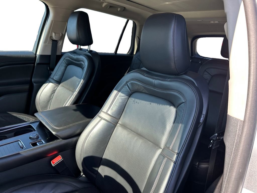 Used 2023 Lincoln Aviator Reserve image 9