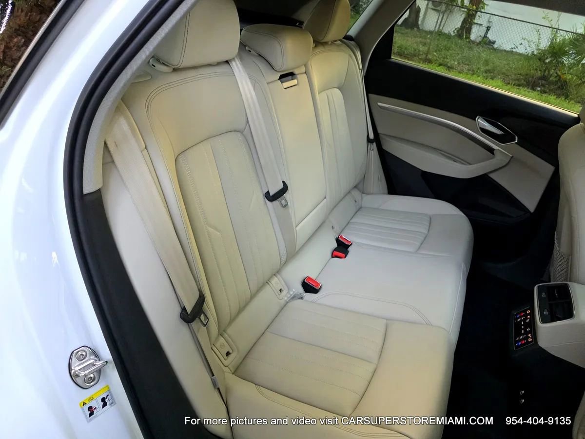 Used 2021 Audi e-tron Premium w/ Convenience Plus Package image 38