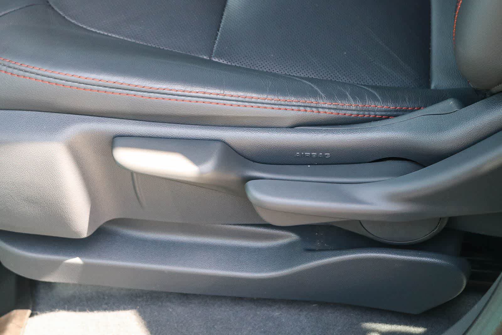 Used 2020 Chevrolet Bolt Premier w/ Infotainment Package FWD image 19