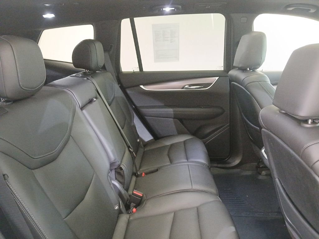 Used 2024 Cadillac XT6 Luxury AWD/4WD image 14
