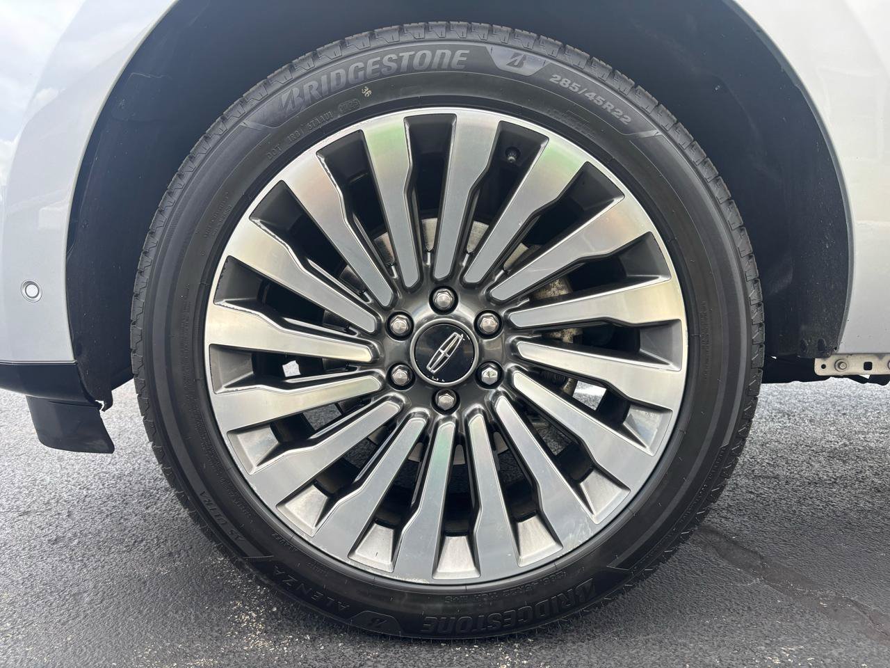 Used 2018 Lincoln Navigator L Reserve w/ Technology Package AWD/4WD image 40