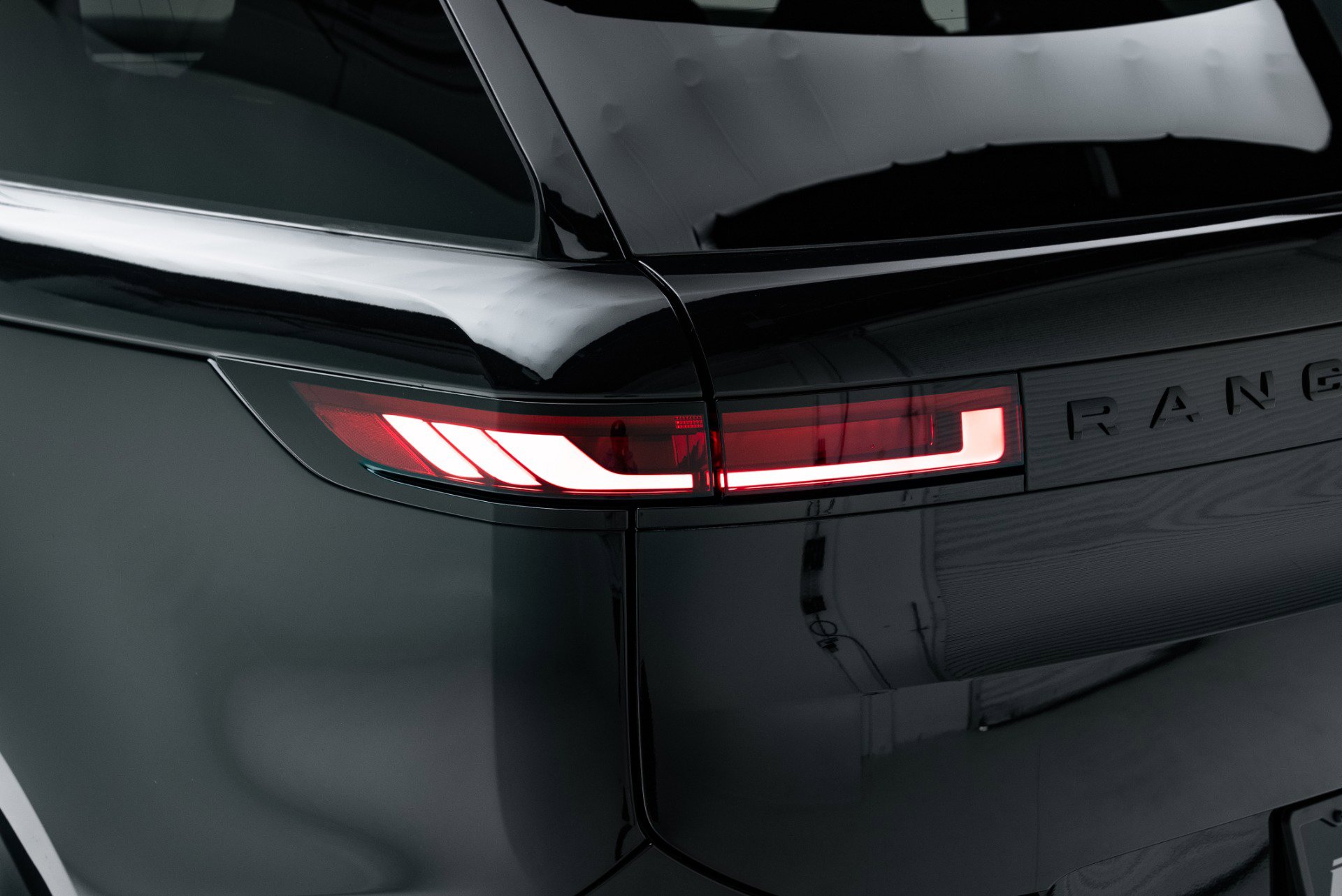 Used 2025 Land Rover Range Rover Sport SV Edition Two image 28