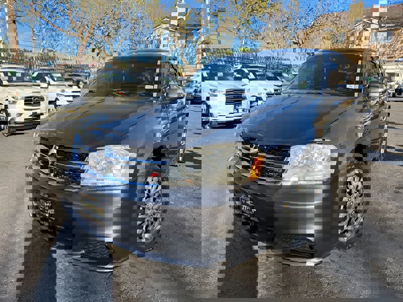 Used 2014 Dodge Avenger SE FWD image 1