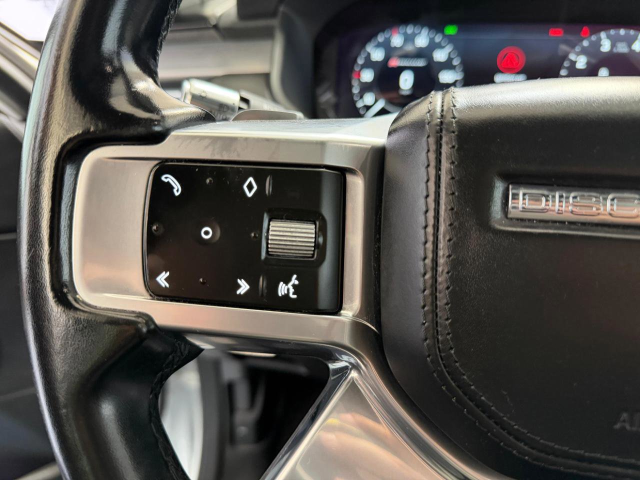 Used 2022 Land Rover Discovery HSE R-Dynamic AWD/4WD image 36