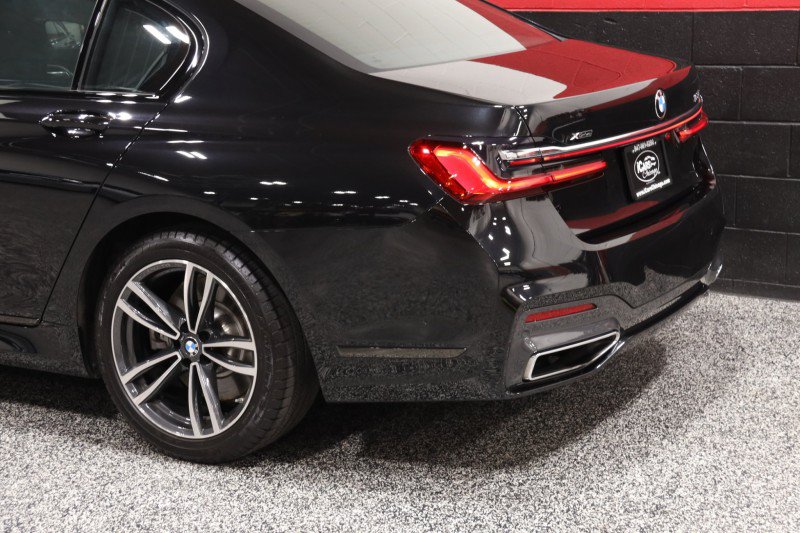 Used 2020 BMW 750i xDrive w/ Executive Package AWD/4WD image 26