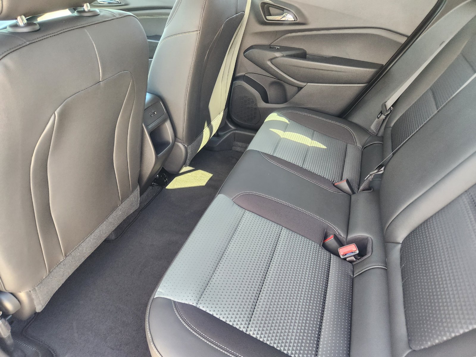 New 2026 Chevrolet Trax LT w/ LT Convenience Package FWD image 24
