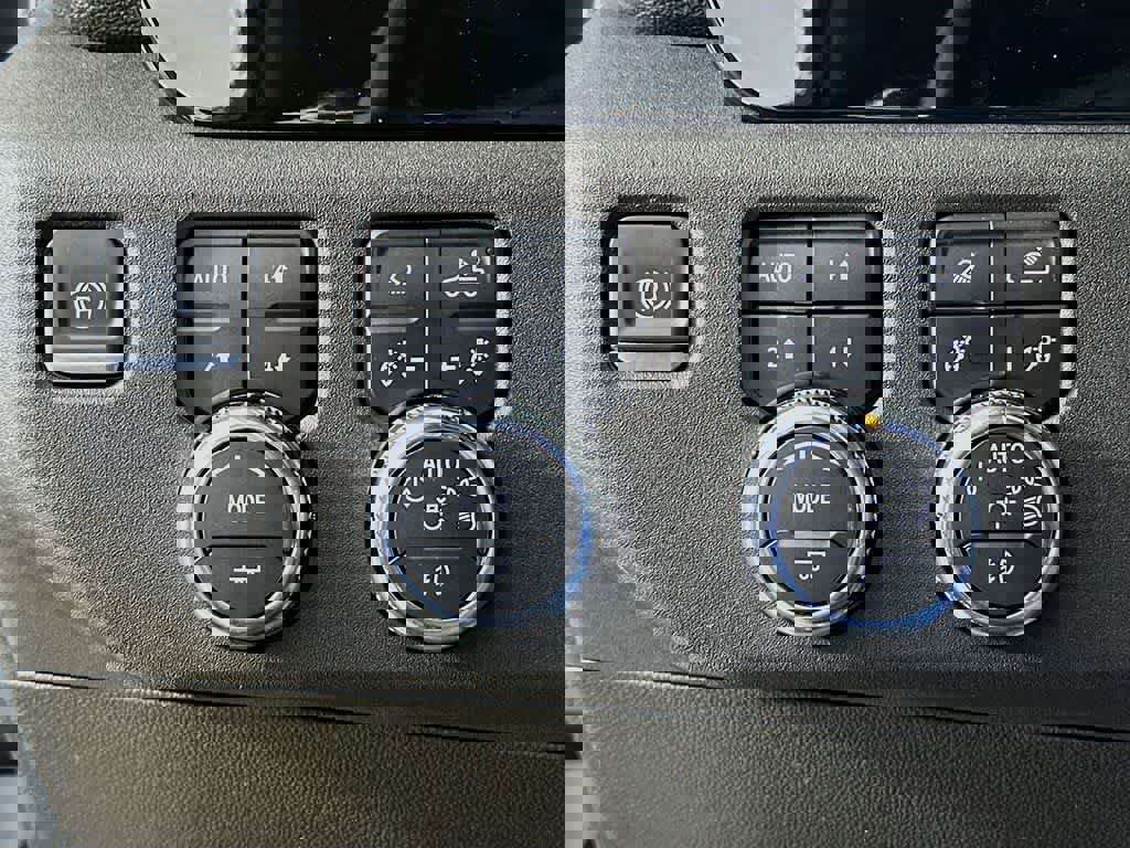 Used 2024 GMC Sierra 2500 SLT w/ SLT Premium Package AWD/4WD image 27