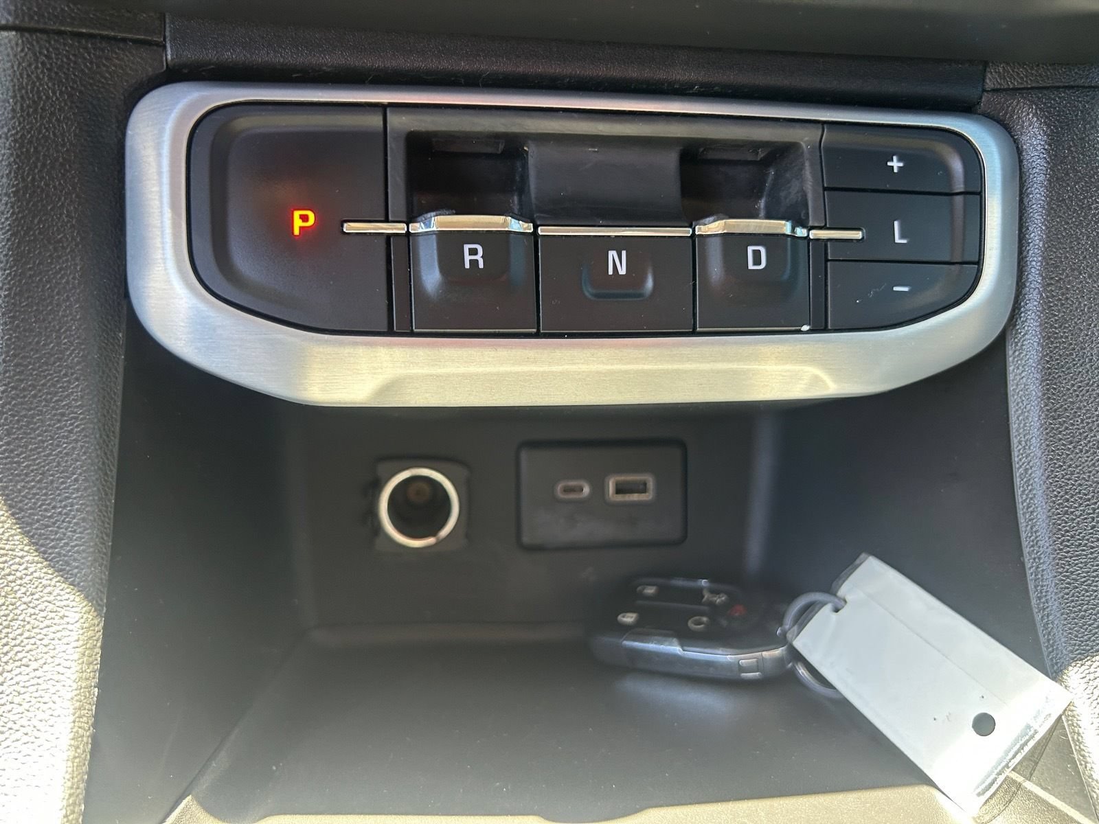Used 2020 GMC Acadia SLT FWD image 27