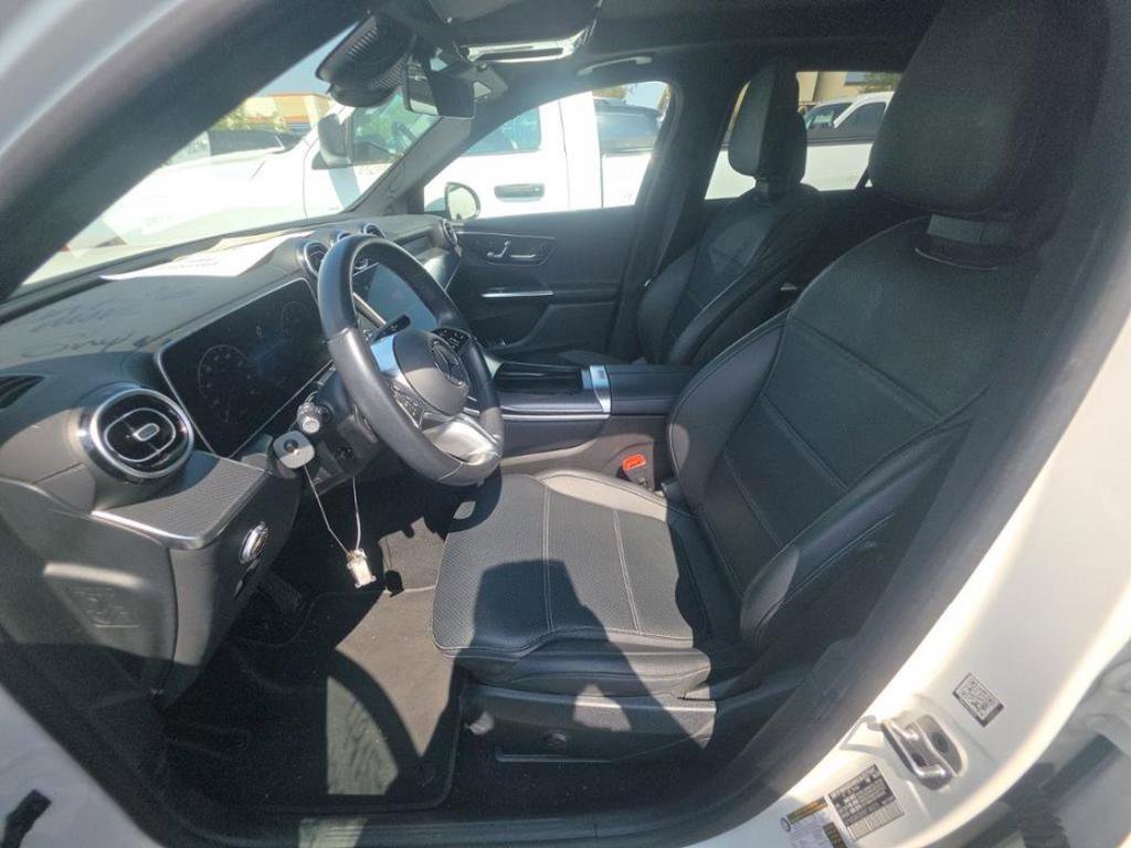 Used 2024 Mercedes-Benz GLC 300 image 4
