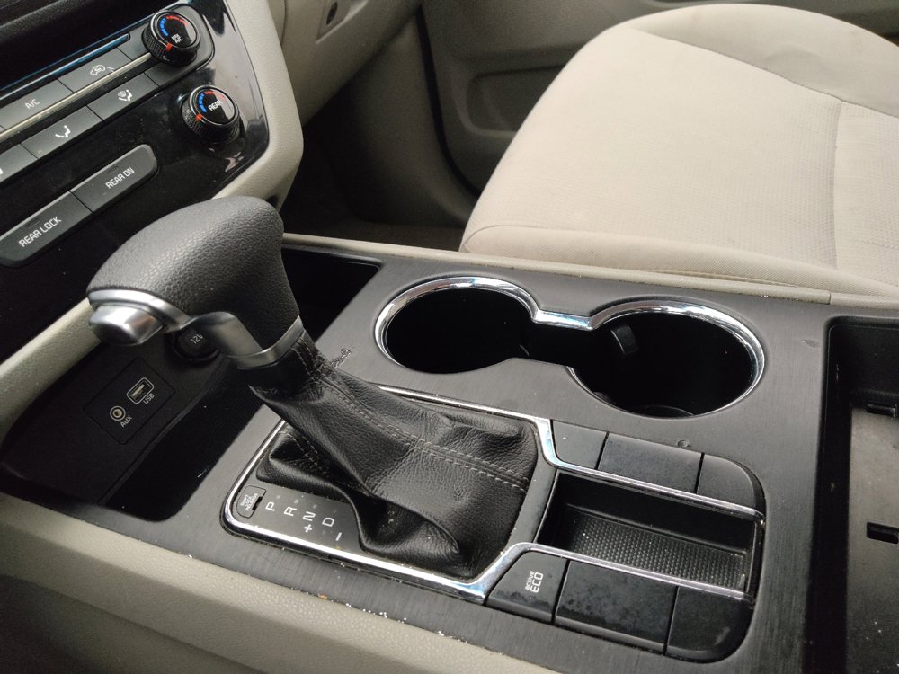 Used 2019 Kia Sedona L FWD image 26