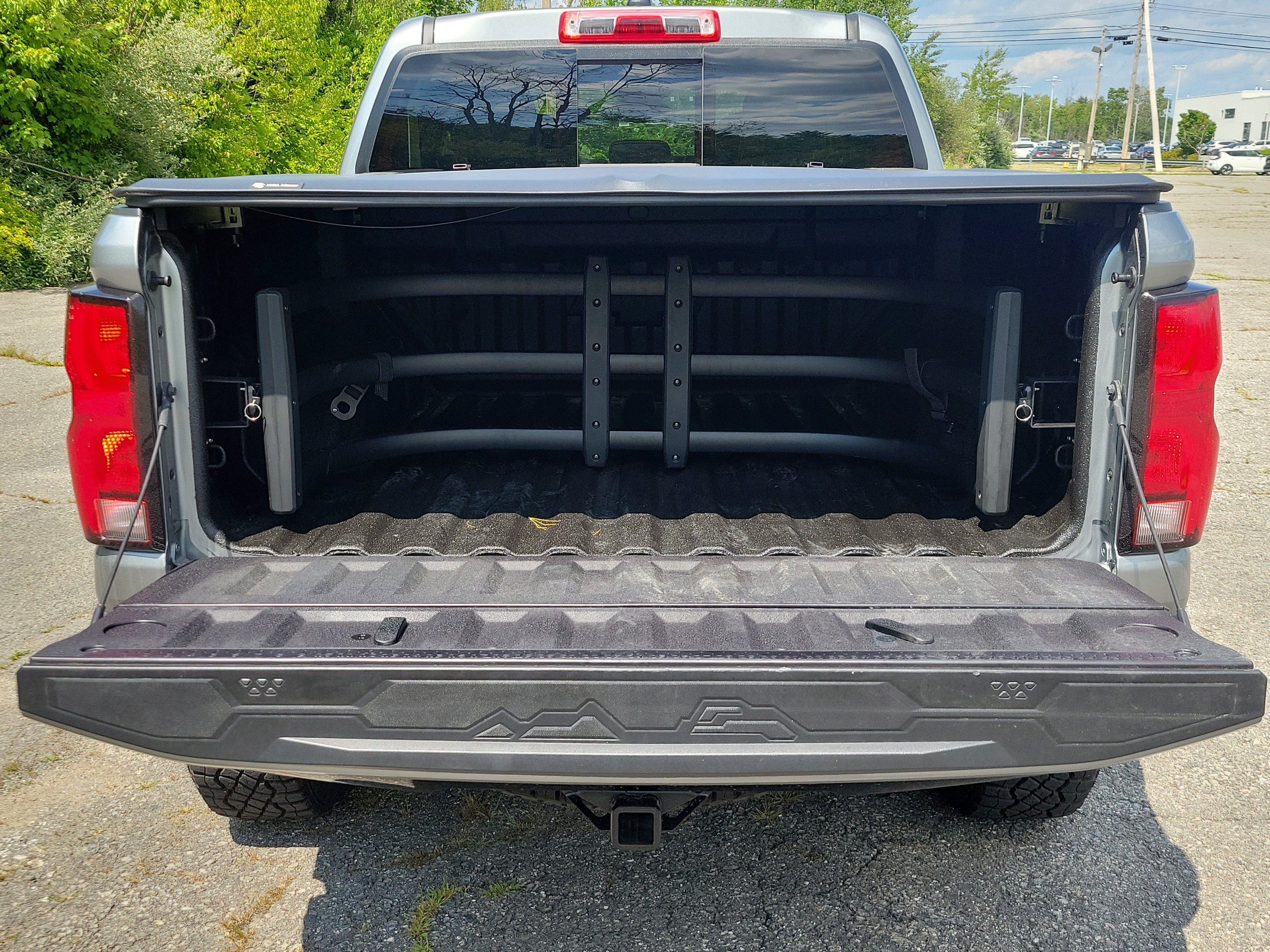 Used 2026 Chevrolet Colorado ZR2 w/ Technology Package AWD/4WD image 17
