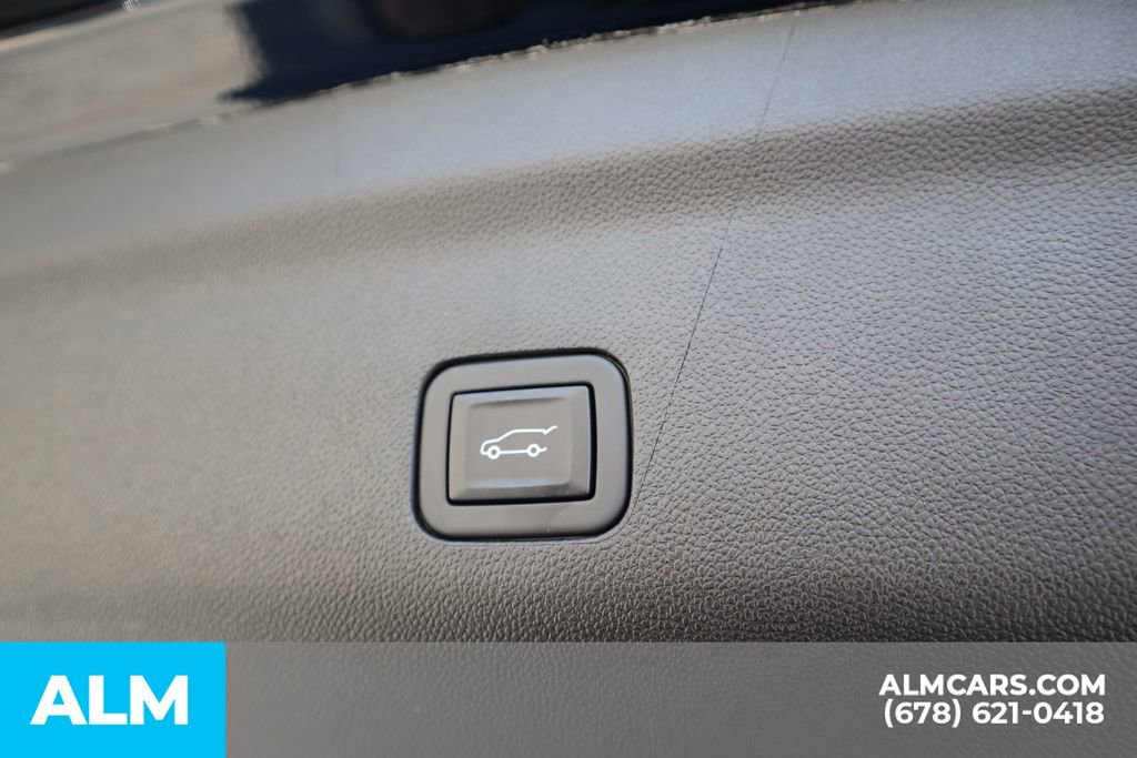 Used 2023 GMC Yukon SLT w/ SLT Premium Package AWD/4WD image 23