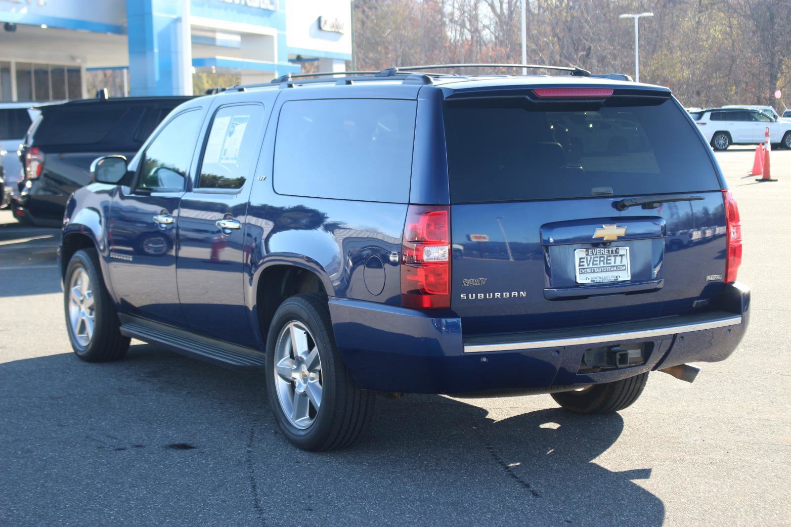 Used 2012 Chevrolet Suburban LTZ image 5