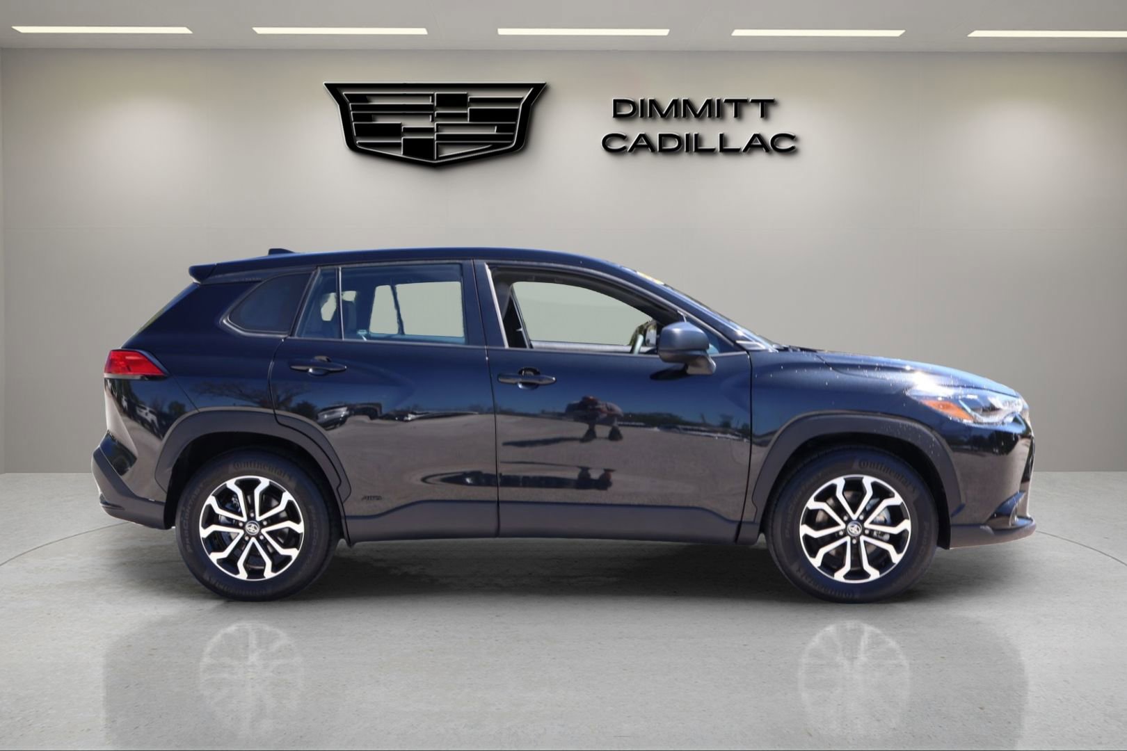 Used 2023 Toyota Corolla Cross S image 6