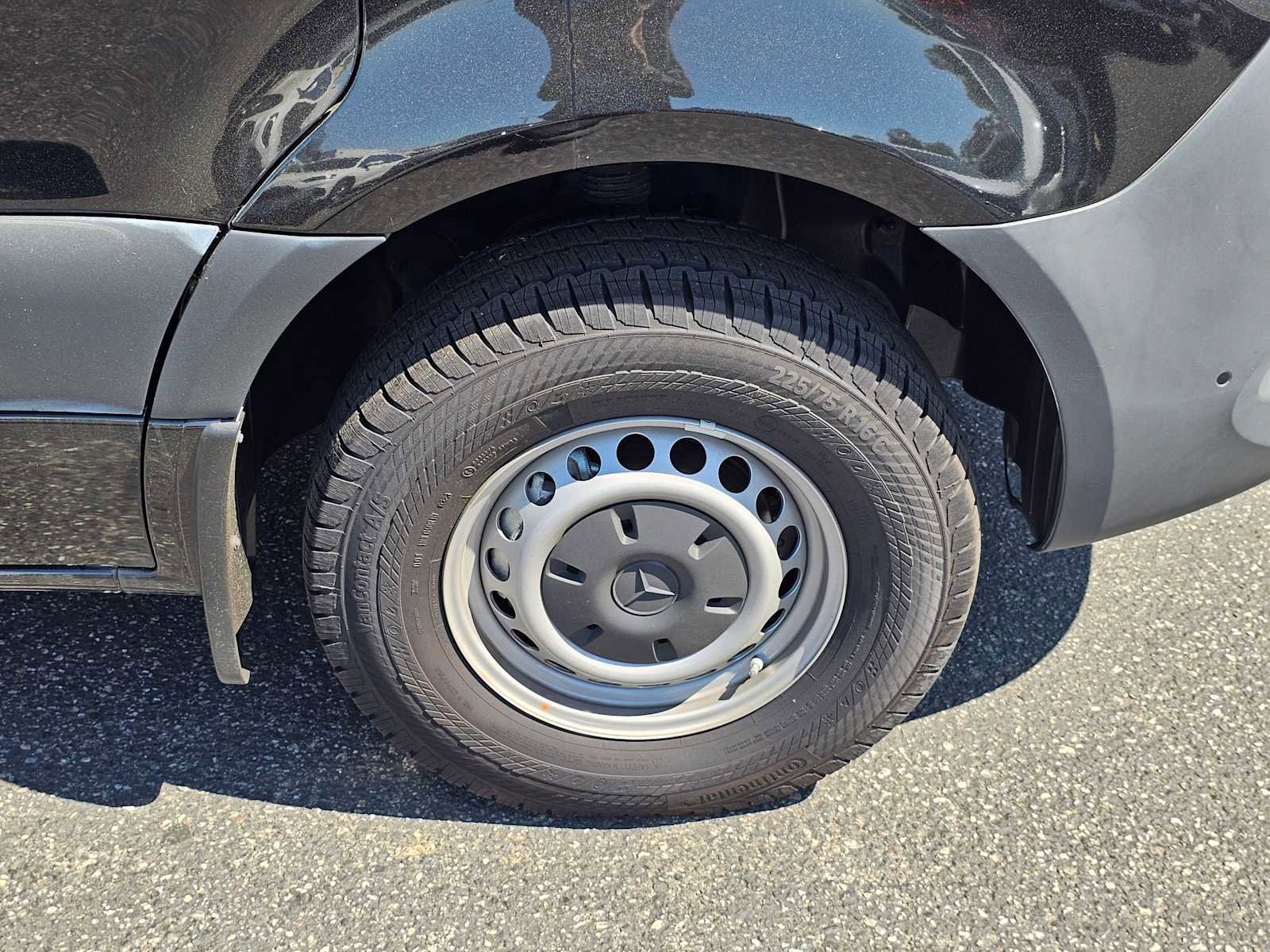 Used 2024 Mercedes-Benz Sprinter 3500 image 9