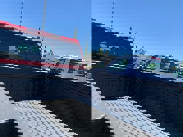 New 2025 GMC Sierra 2500 SLT w/ SLT Convenience Package image 9