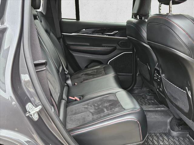 Used 2022 Jeep Grand Cherokee Trailhawk AWD/4WD image 16