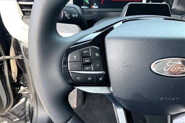 Certified 2025 Ford Explorer Platinum w/ Ultimate Package image 13