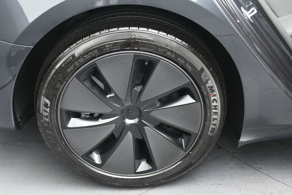 Used 2026 Tesla Model 3 Long Range RWD image 32