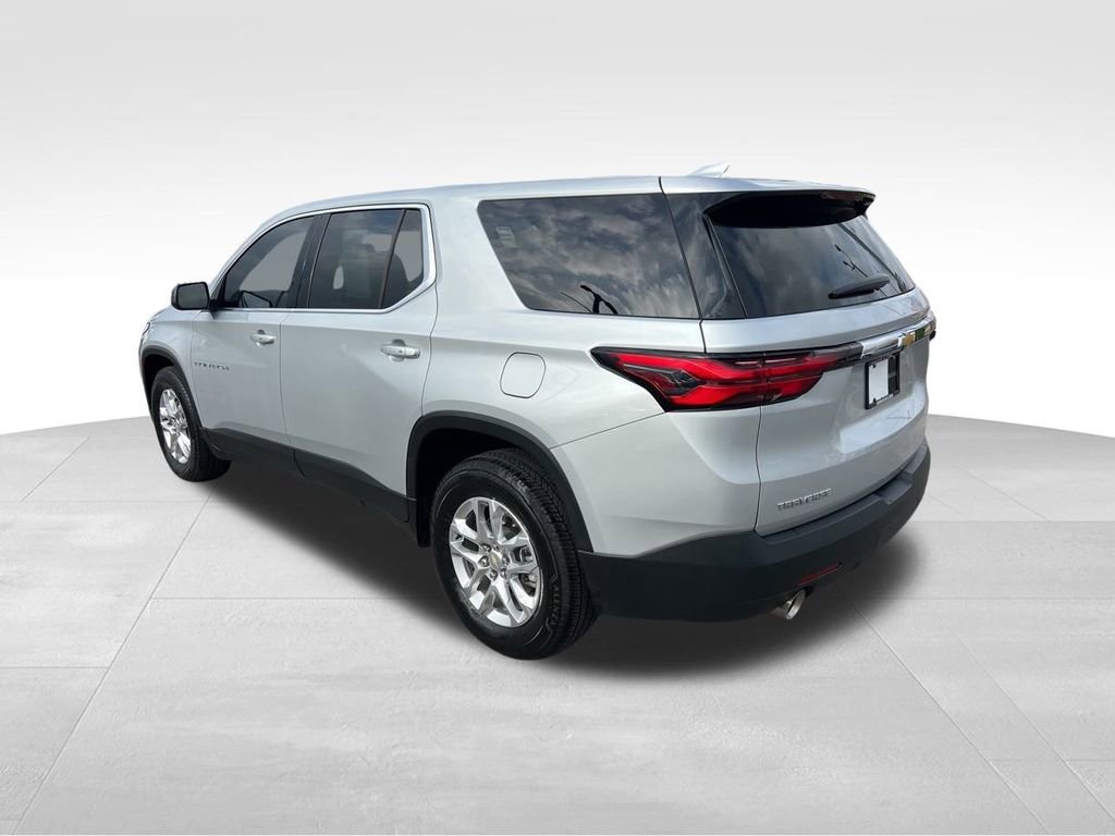 Used 2022 Chevrolet Traverse LS image 5