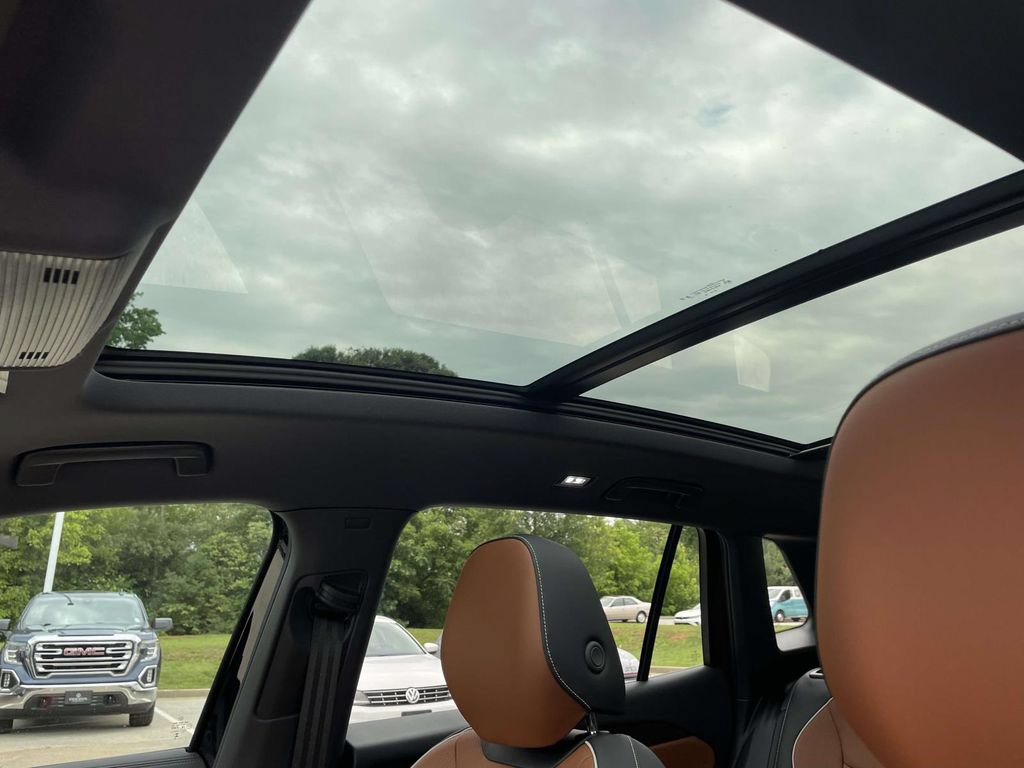 New 2026 Volkswagen Tiguan SEL R-Line AWD/4WD image 17