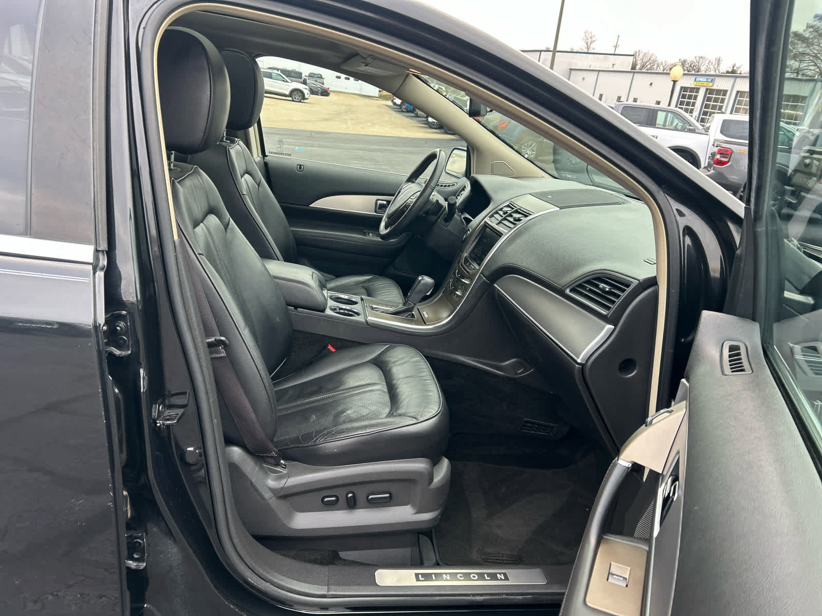 Used 2014 Lincoln MKX w/ Equipment Group 102A image 19