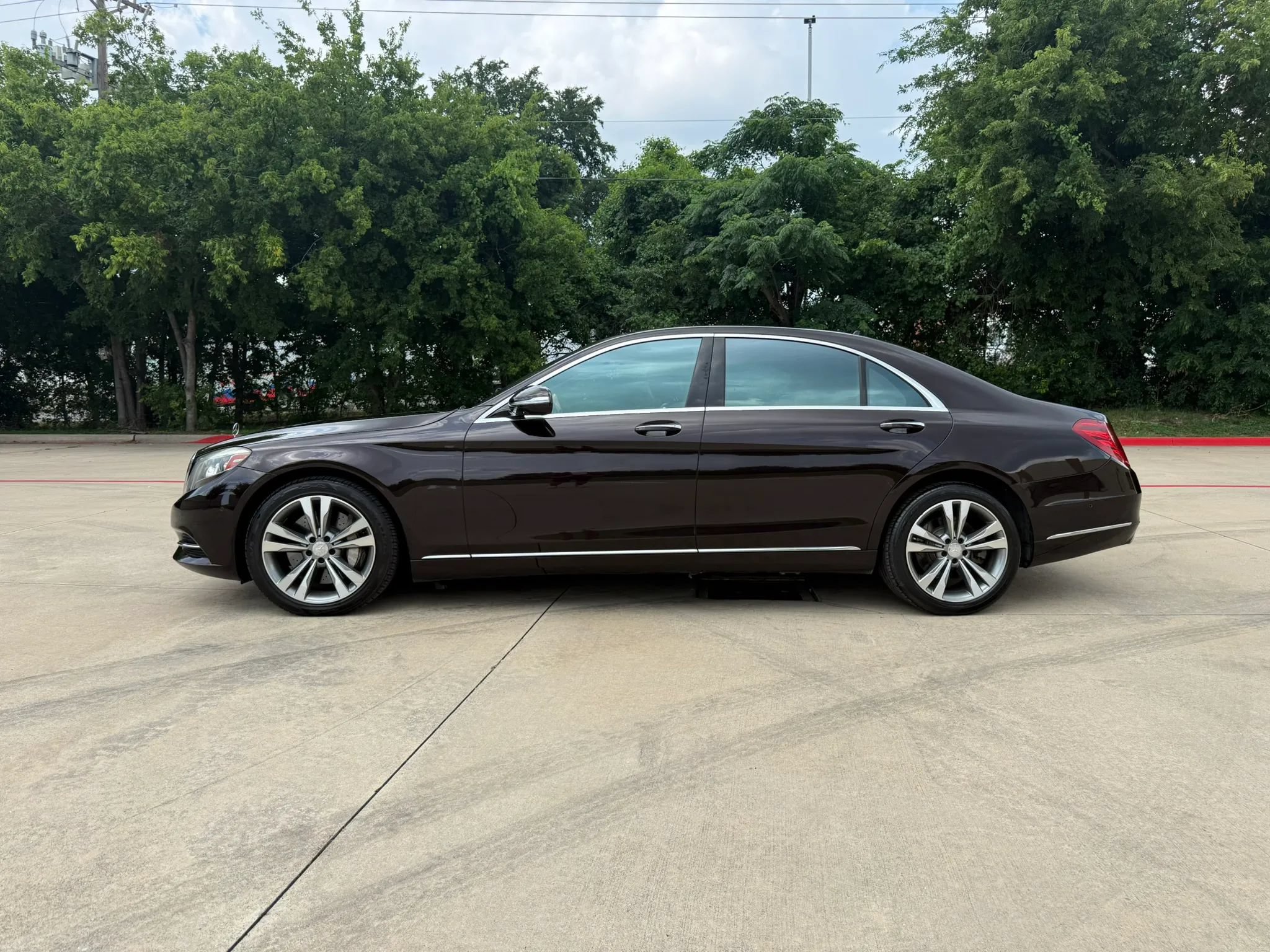 Used 2014 Mercedes-Benz S 550 Sedan w/ Premium 1 Package image 3
