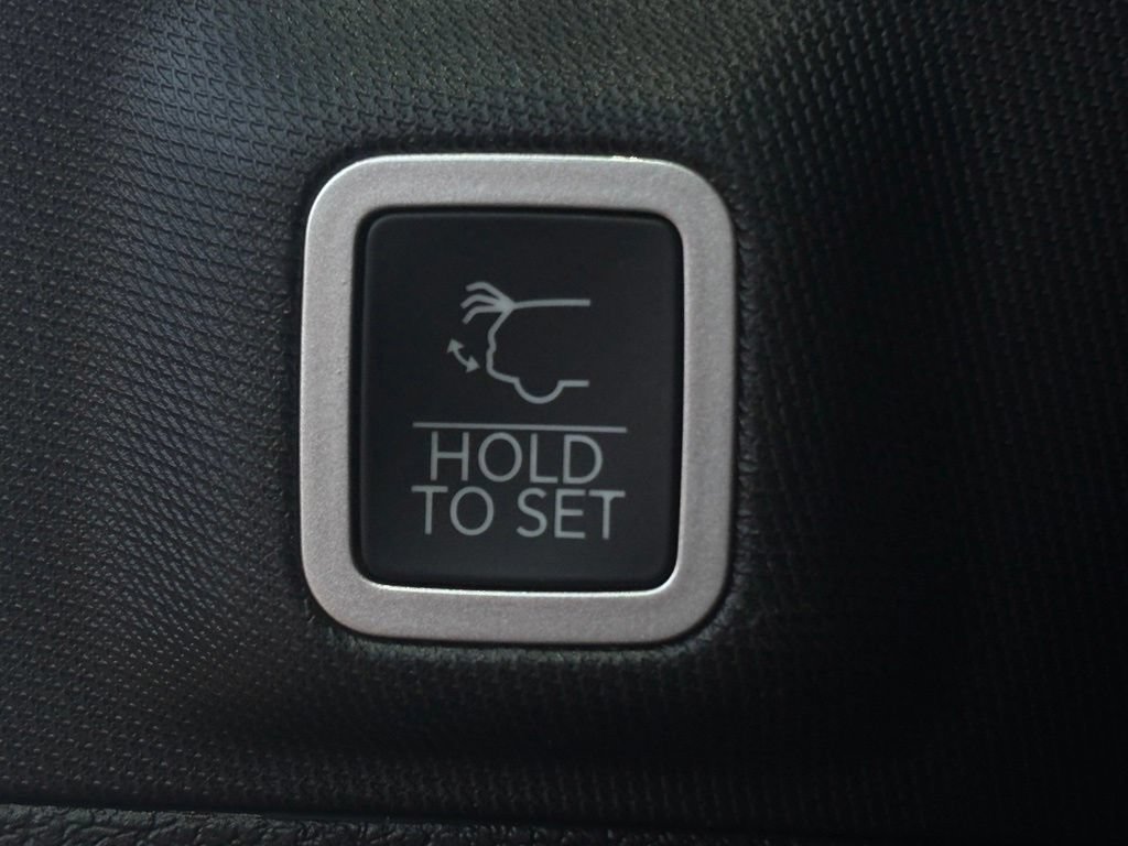 Used 2024 Jeep Grand Cherokee Altitude AWD/4WD image 26