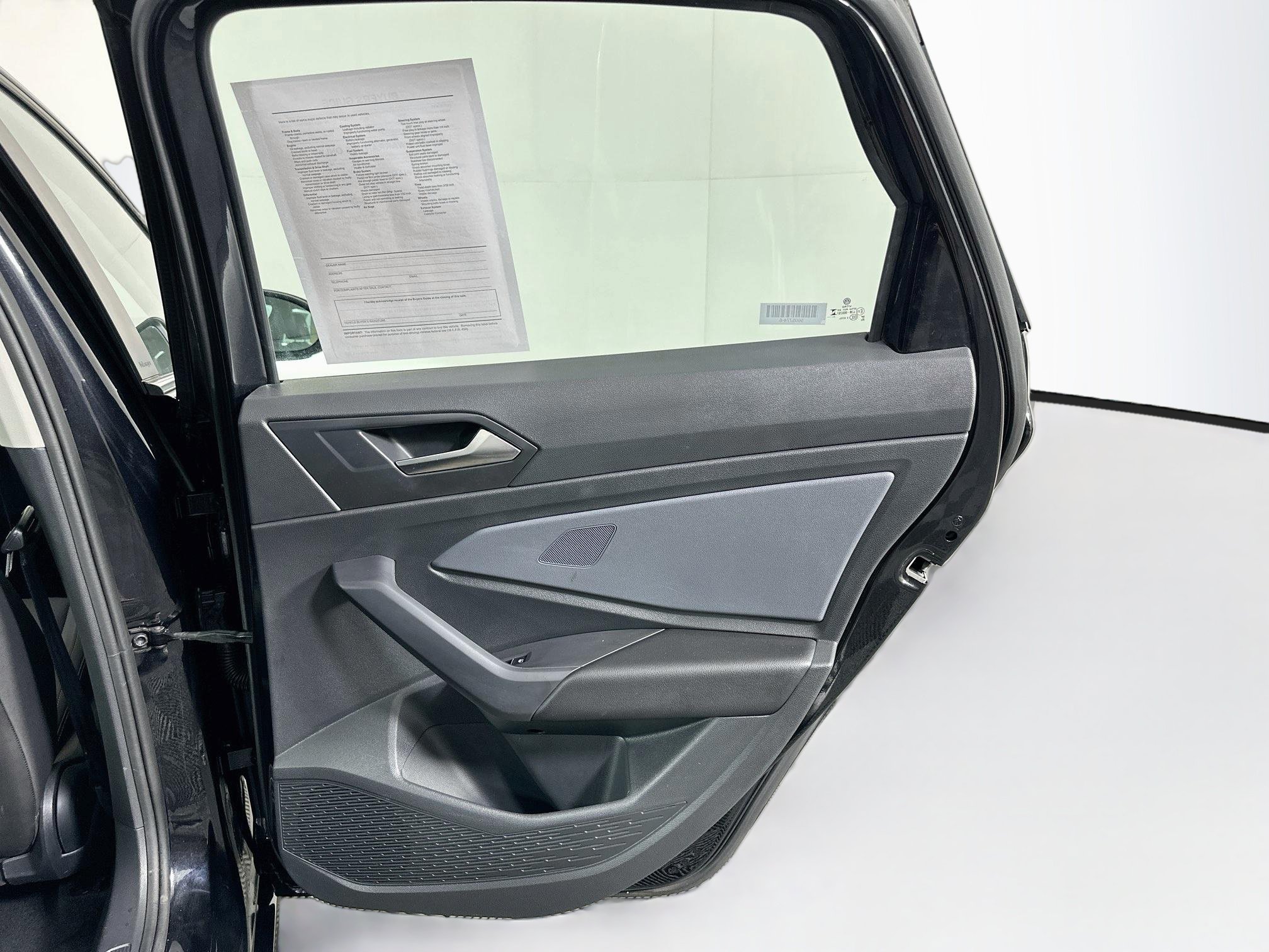Used 2025 Volkswagen Jetta SE FWD image 30