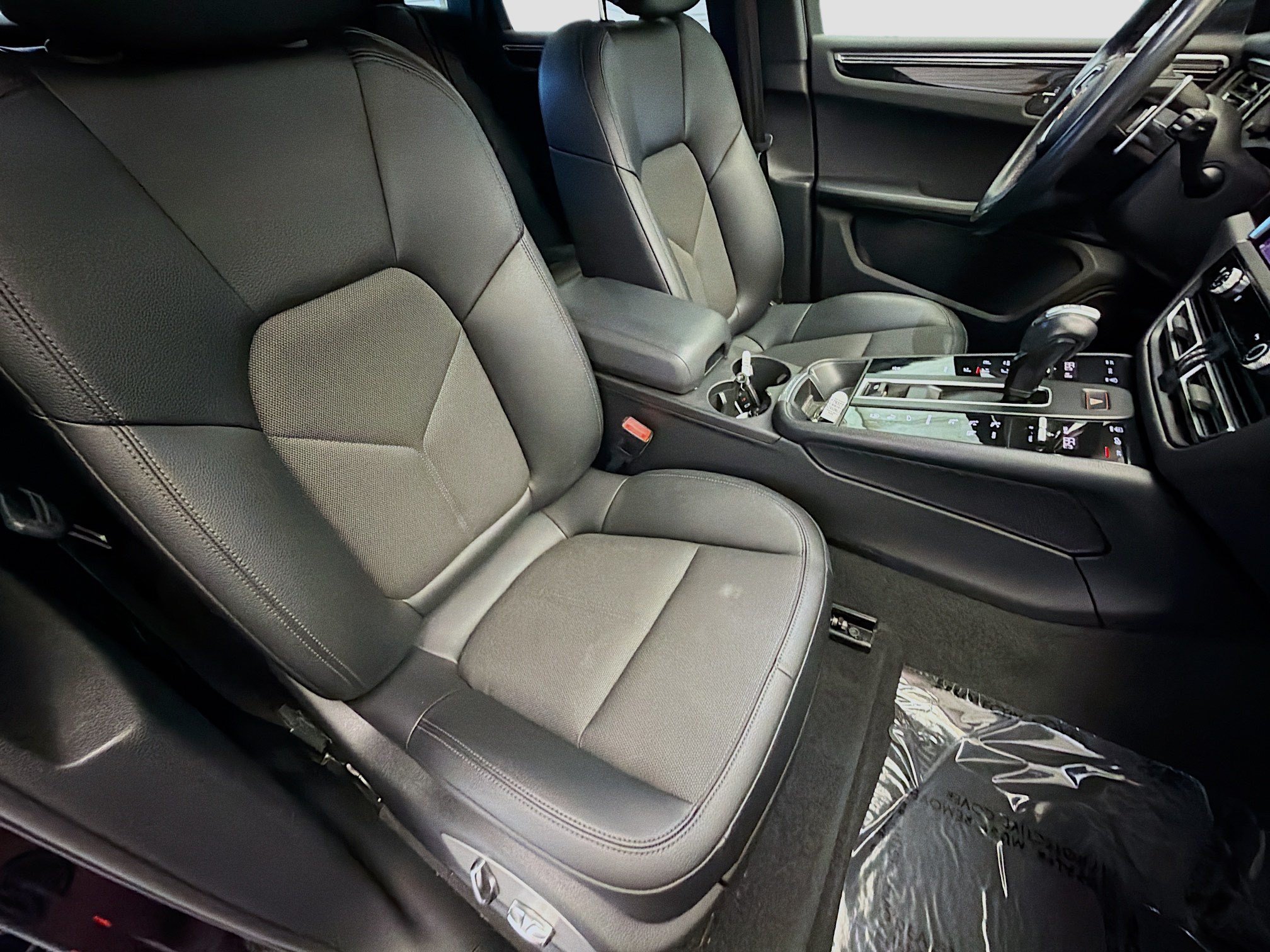 Used 2022 Porsche Macan AWD/4WD image 15
