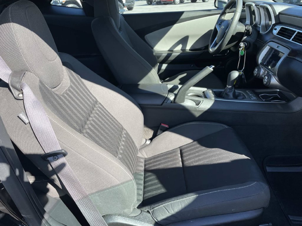 Used 2015 Chevrolet Camaro LS RWD image 27
