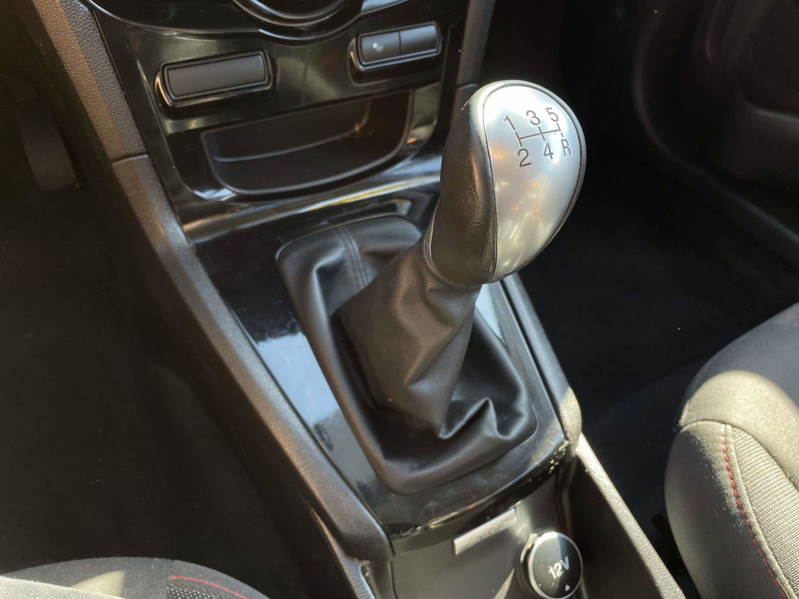 Used 2016 Ford Fiesta SE w/ Equipment Group 201A FWD image 30