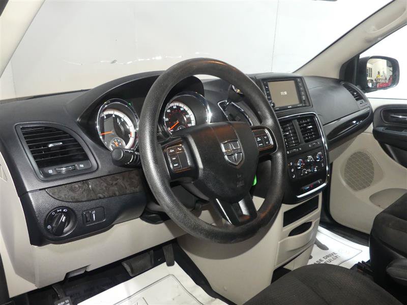 Used 2019 Dodge Grand Caravan SE w/ UConnect Hands-Free Group FWD image 21