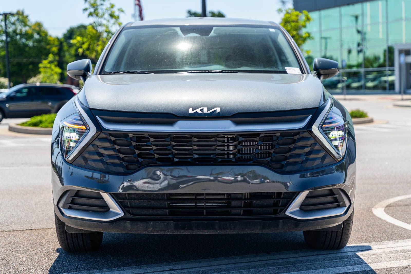 Used 2025 Kia Sportage LX AWD/4WD image 2